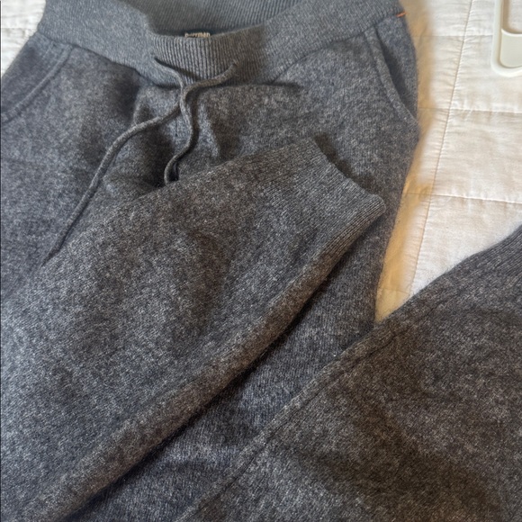 J. Peterman Cashmere Wool Jogger - Picture 3 of 3